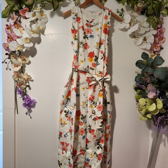 GAL MEETS GLAM Beverly Floral Romper - Picture 2 of 16